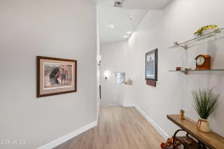 Photo #6: 6955935 Listing