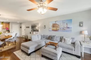 Photo #5: 6956037 Listing