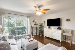 Photo #6: 6956037 Listing