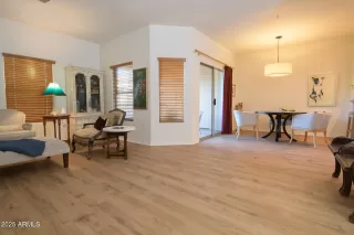 Photo #6: 6956058 Listing 