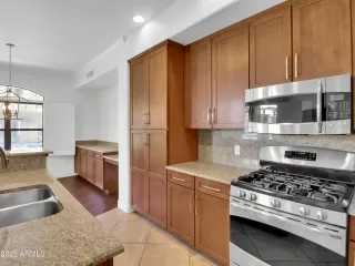 Photo #6: 6956176 Listing