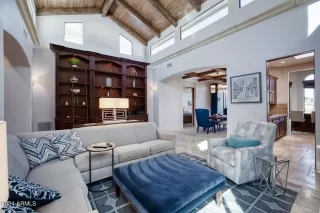 Photo #3: 6956189 Listing