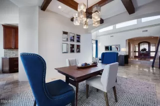 Photo #4: 6956189 Listing