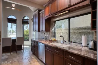 Photo #5: 6956189 Listing