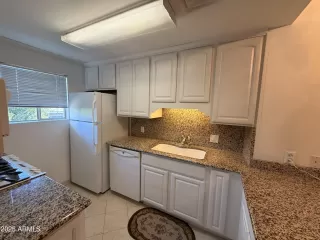 Photo #6: 6956308 Listing