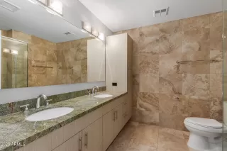 Photo #6: 6956309 Listing