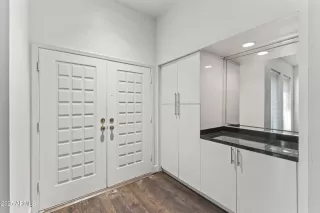 Photo #3: 6956415 Listing