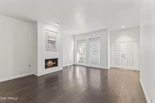 Photo #4: 6956415 Listing