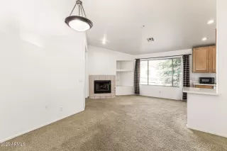 Photo #4: 6956456 Listing