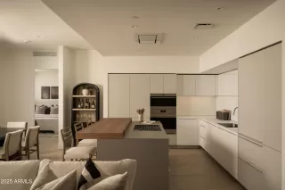 Photo #4: 6956483 Listing