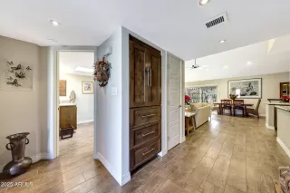 Photo #1: 6956697 Listing 