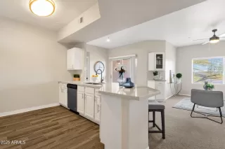 Photo #4: 6956730 Listing