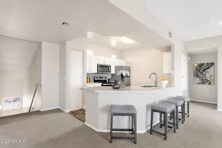 Photo #5: 6956730 Listing