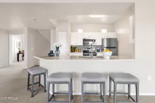 Photo #6: 6956730 Listing