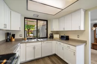 Photo #5: 6956818 Listing