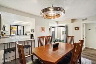 Photo #6: 6956818 Listing