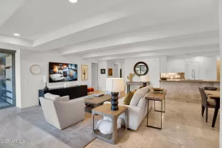 Photo #2: 6956830 Listing