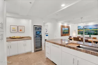 Photo #6: 6956830 Listing