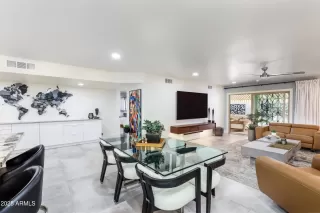 Photo #5: 6956867 Listing