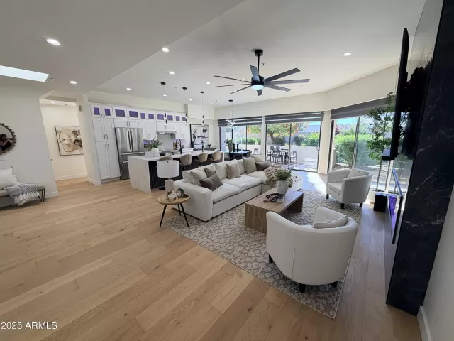 MLS: 6956899 Condo For Sale