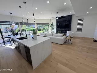 Photo #2: 6956899 Listing 