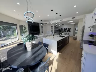 Photo #5: 6956899 Listing 