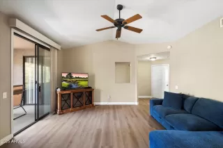 Photo #4: 6956918 Listing 