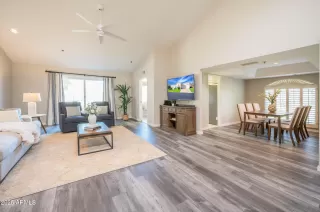 Photo #6: 6956995 Listing