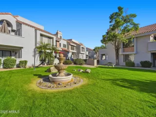 Photo #4: 6957014 Listing