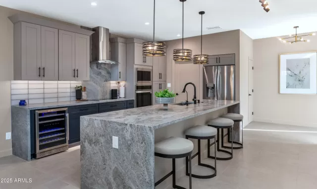 MLS: 6957126 Condo For Sale