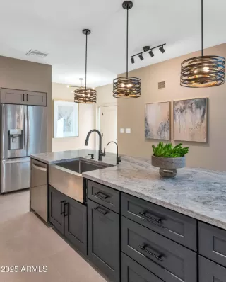 Photo #3: 6957126 Listing