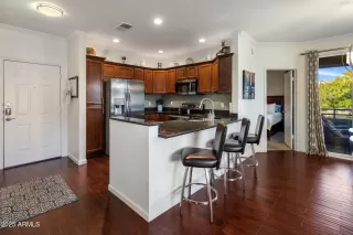 Photo #3: 6957196 Listing