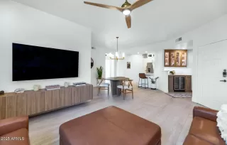 Photo #3: 6957198 Listing