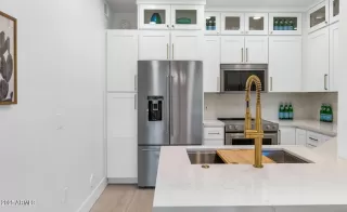 Photo #4: 6957198 Listing