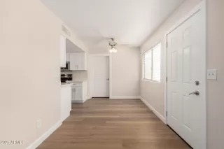 Photo #4: 6957211 Listing