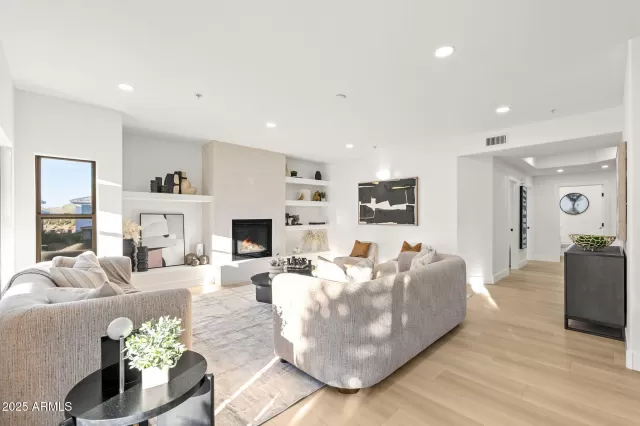 MLS: 6957233 Condo For Sale