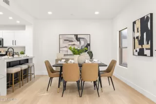 Photo #4: 6957233 Listing