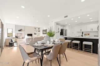 Photo #5: 6957233 Listing