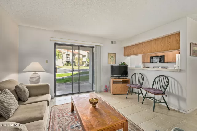 MLS: 6957268 Condo For Sale