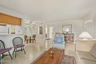 Photo #5: 6957268 Listing 