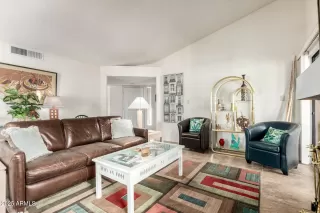 Photo #6: 6957273 Listing 