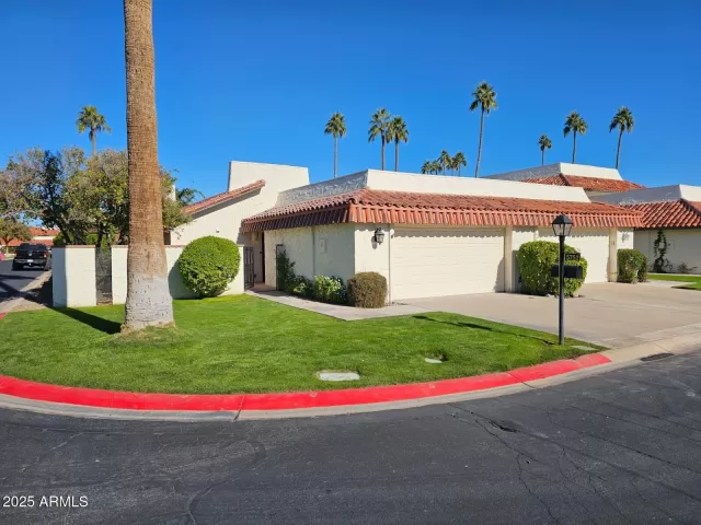 MLS: 6957306 Condo For Sale