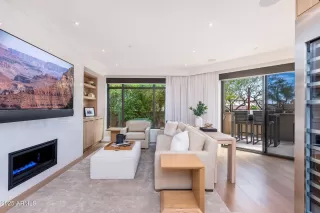 Photo #2: 6957428 Listing