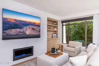 Photo #4: 6957428 Listing