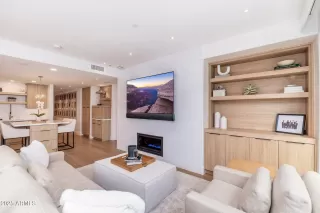 Photo #5: 6957428 Listing