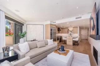 Photo #6: 6957428 Listing