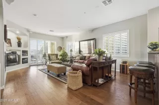 Photo #6: 6957435 Listing