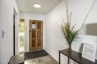 Photo #4: 6957446 Listing