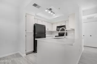 Photo #3: 6957626 Listing