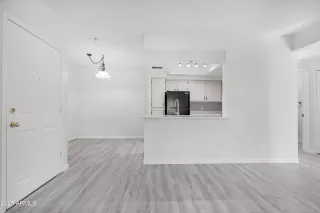 Photo #4: 6957626 Listing